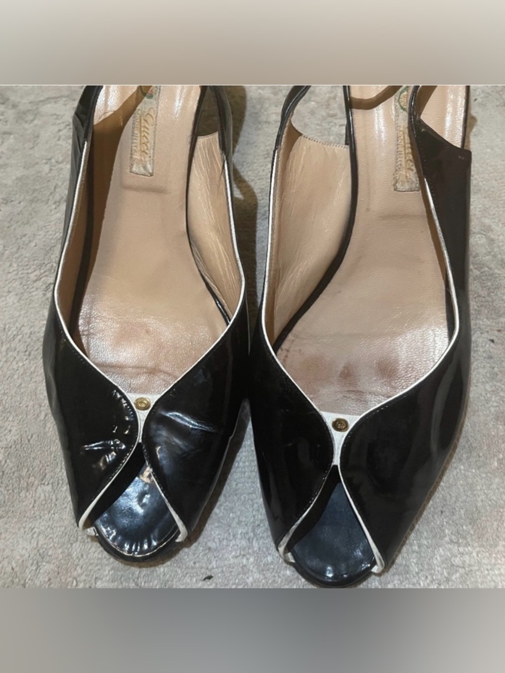 Vintage Gucci patent black Peep-Toe Slingback kitten Heels with White Piping